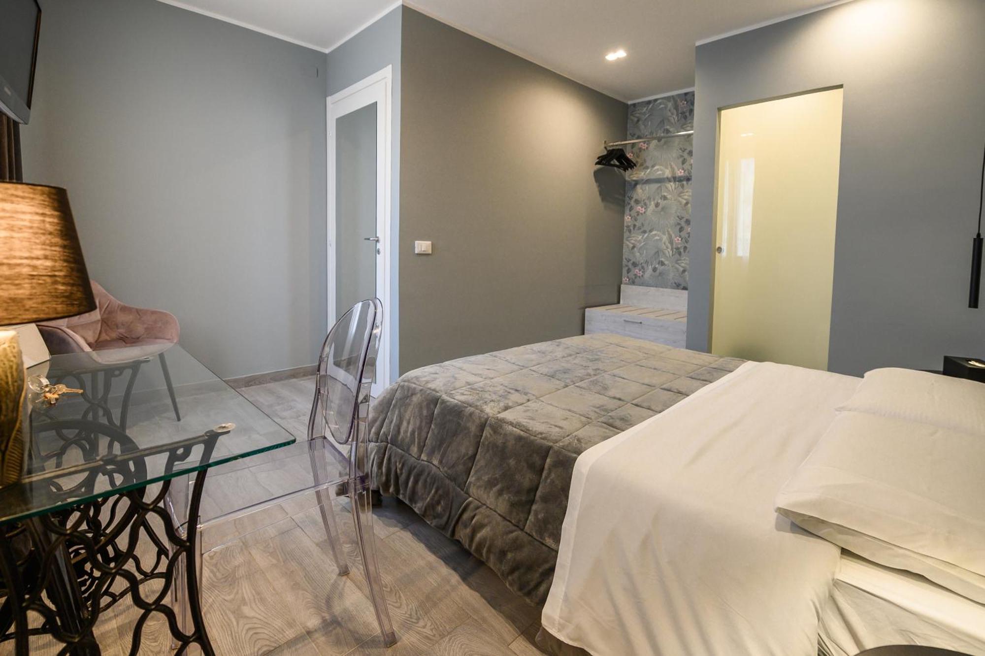 Double Room Private Bathroom