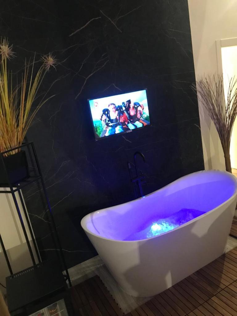 Suite Spa Bath