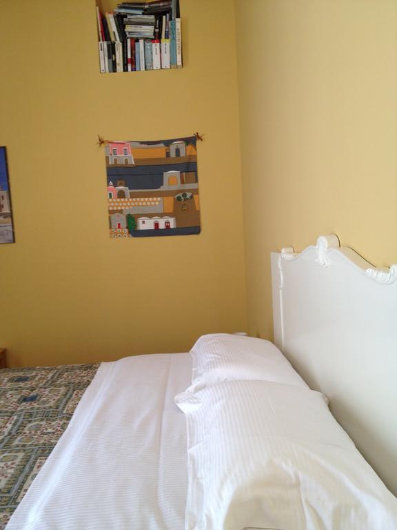 Family Room (2 Adults + 2 Children)