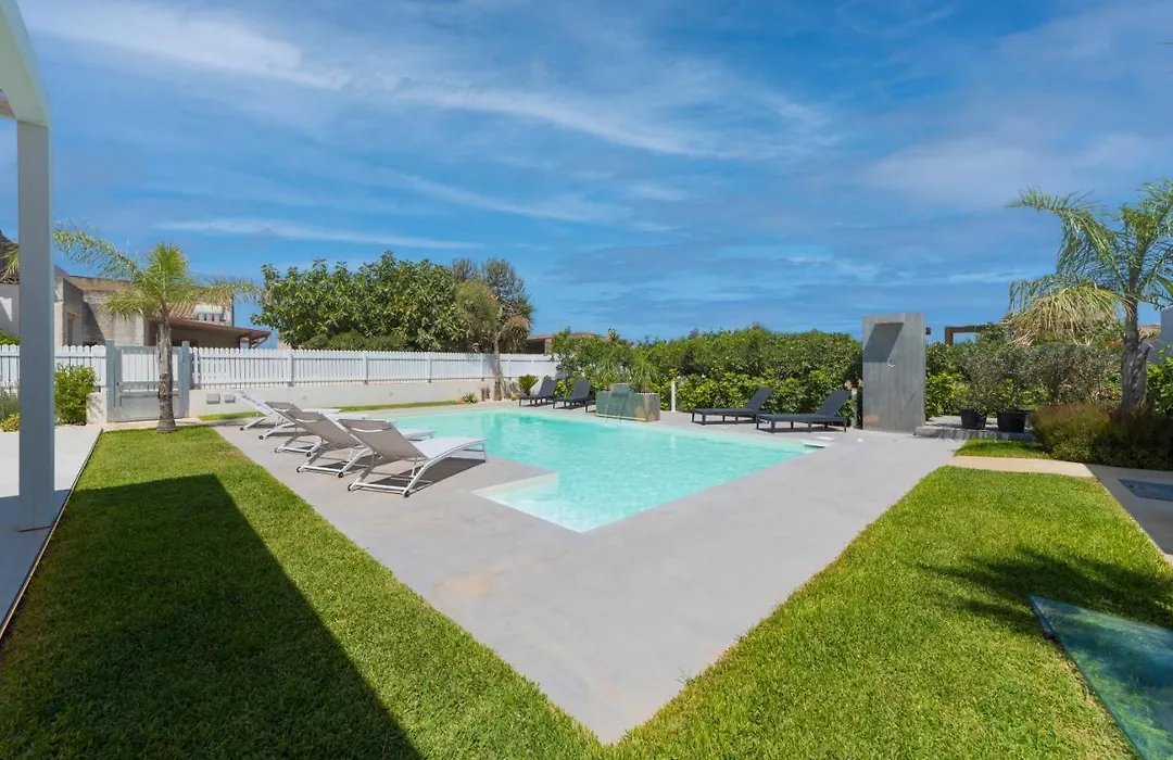 Villa White Luxury Residence-1