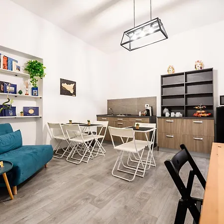 Il Cortile Degli Artisti-2